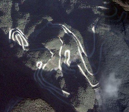 La carretera ms peligrosa del mundo en los mapas de Turismo Google