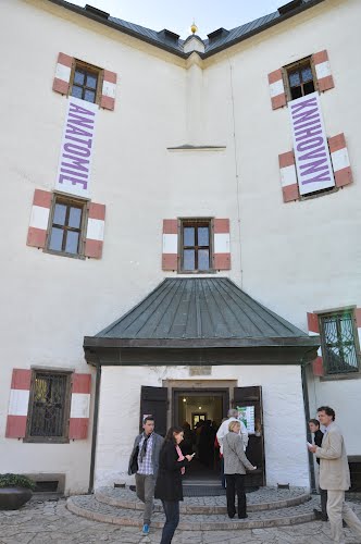 Fachada principal del Letohrdek HvÄzda