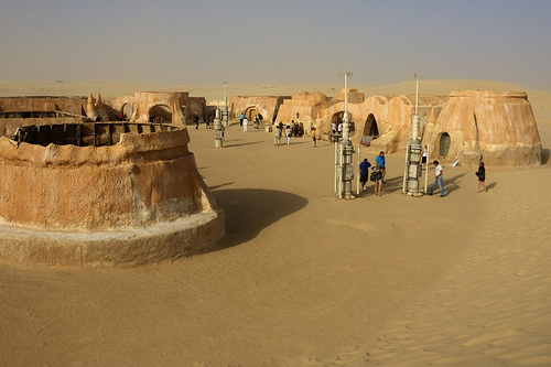 2011-10-21  Star Wars set in the middle of the Tunisian desert 3